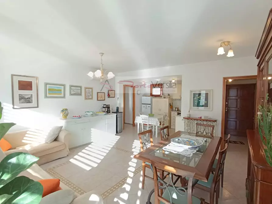 Immagine 3 di Appartamento in vendita  a Forte Dei Marmi