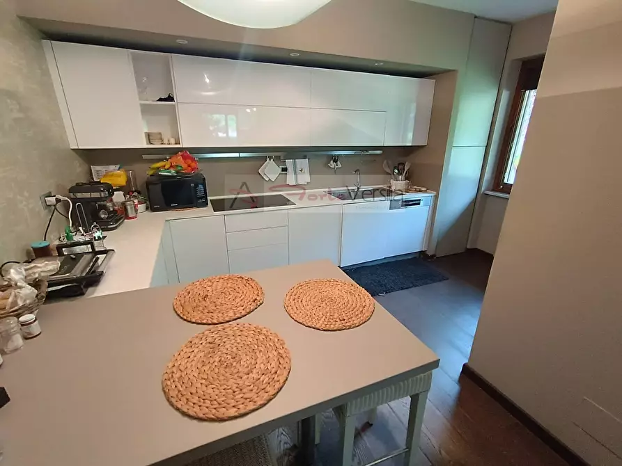 Immagine 3 di Villetta a schiera in vendita  a Carrara