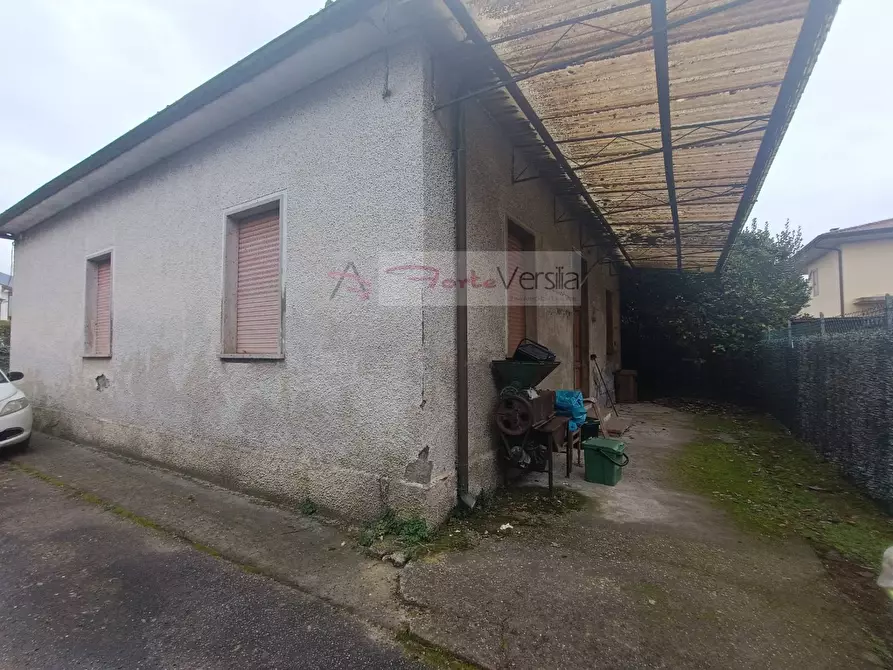 Immagine 4 di Villa in vendita  a Montignoso