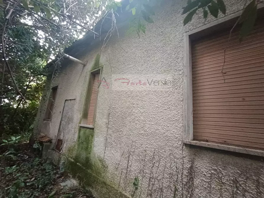 Immagine 8 di Villa in vendita  a Montignoso