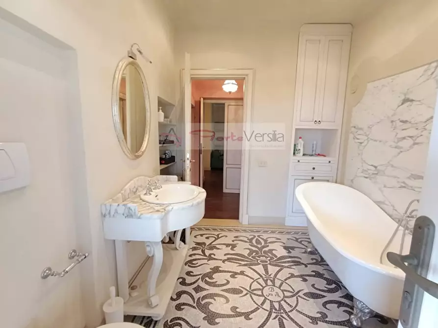 Immagine 33 di Appartamento in vendita  a Pietrasanta