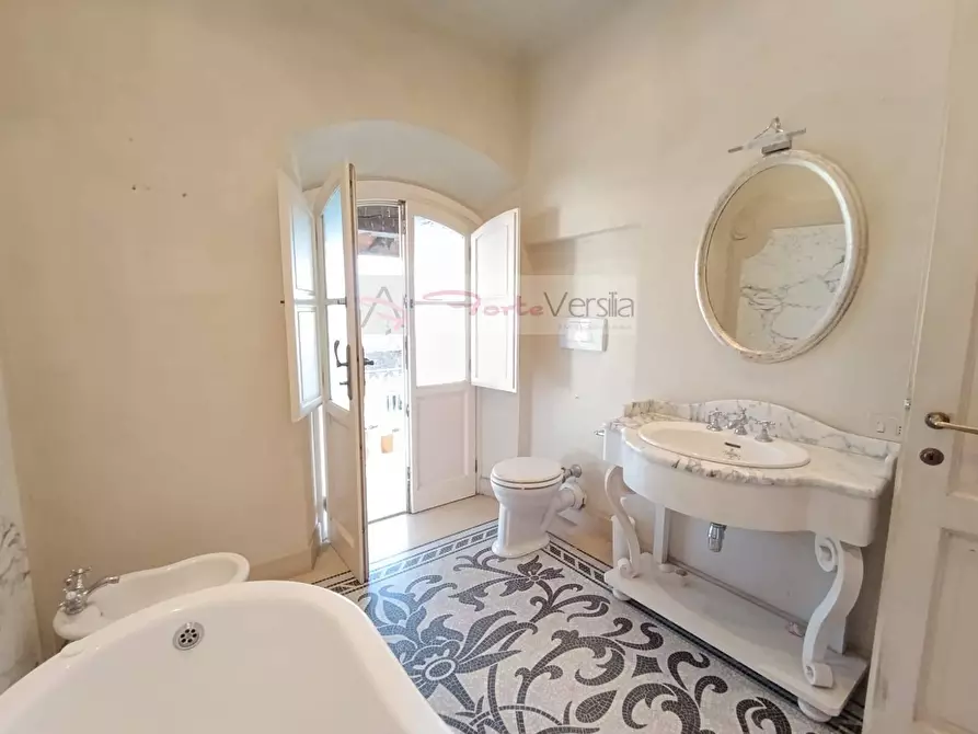 Immagine 32 di Appartamento in vendita  a Pietrasanta