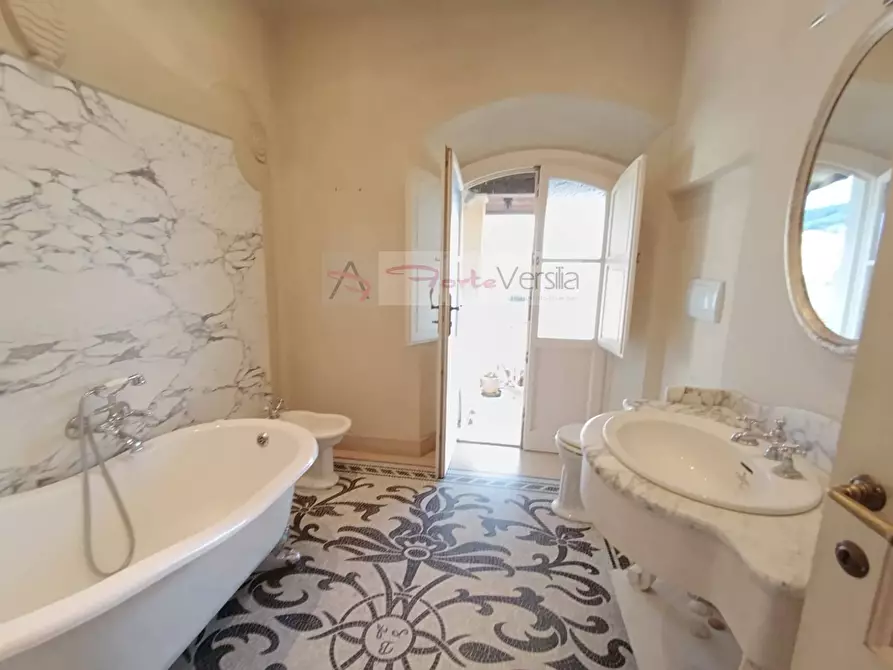 Immagine 31 di Appartamento in vendita  a Pietrasanta