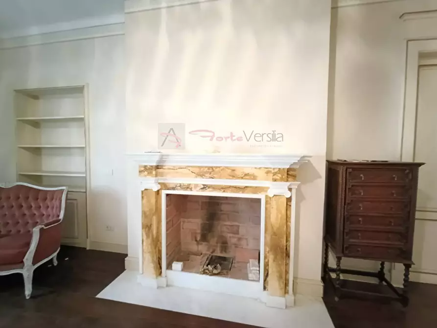 Immagine 2 di Appartamento in vendita  a Pietrasanta