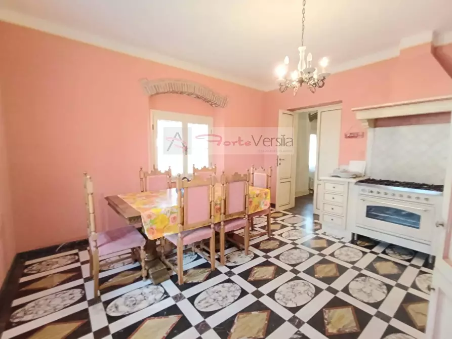 Immagine 8 di Appartamento in vendita  a Pietrasanta