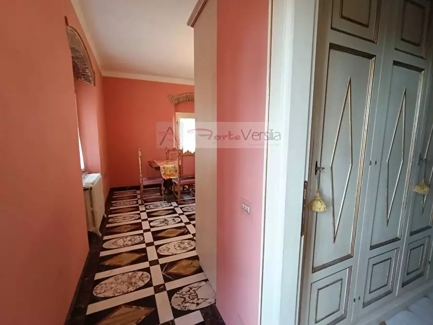 Immagine 11 di Appartamento in vendita  a Pietrasanta