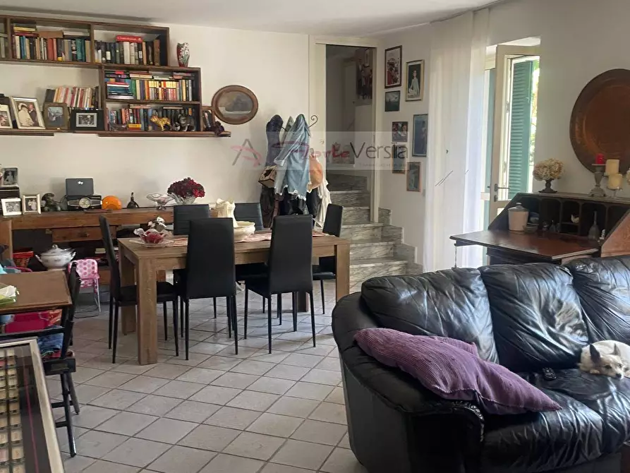 Immagine 2 di Villa in vendita  a Forte Dei Marmi