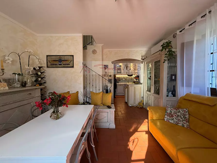 Immagine 3 di Casa semindipendente in vendita  a Seravezza