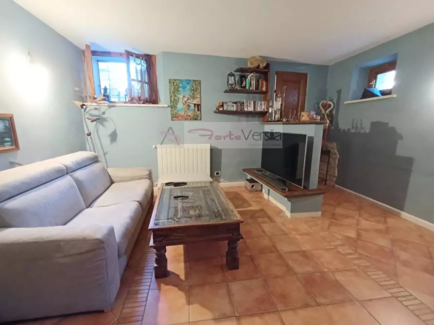 Immagine 9 di Casa semindipendente in vendita  a Seravezza