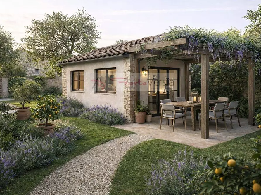 Immagine 1 di Casa semindipendente in vendita  a Seravezza