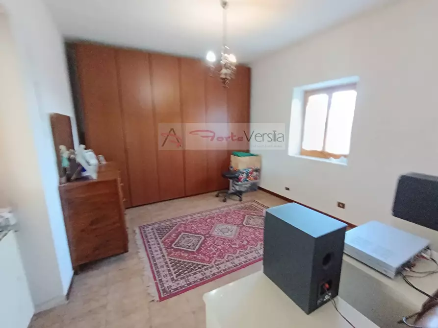 Immagine 15 di Villa in vendita  a Pietrasanta