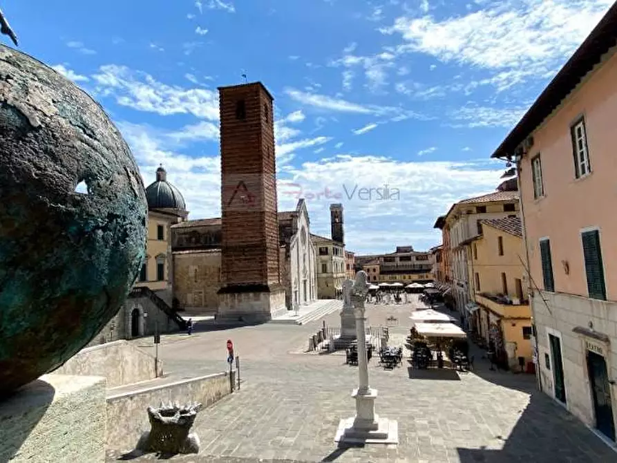 Immagine 5 di Capannone industriale in vendita  a Pietrasanta