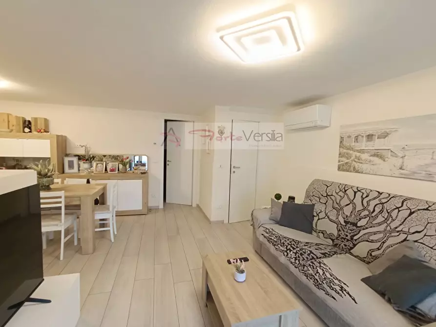 Immagine 28 di Villetta a schiera in vendita  a Forte Dei Marmi