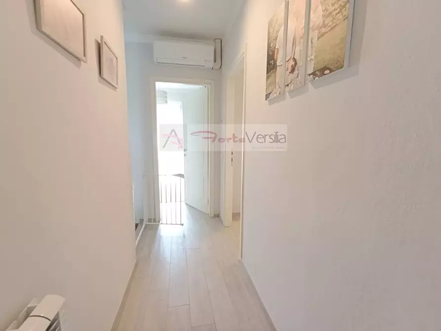 Immagine 14 di Villetta a schiera in vendita  a Forte Dei Marmi