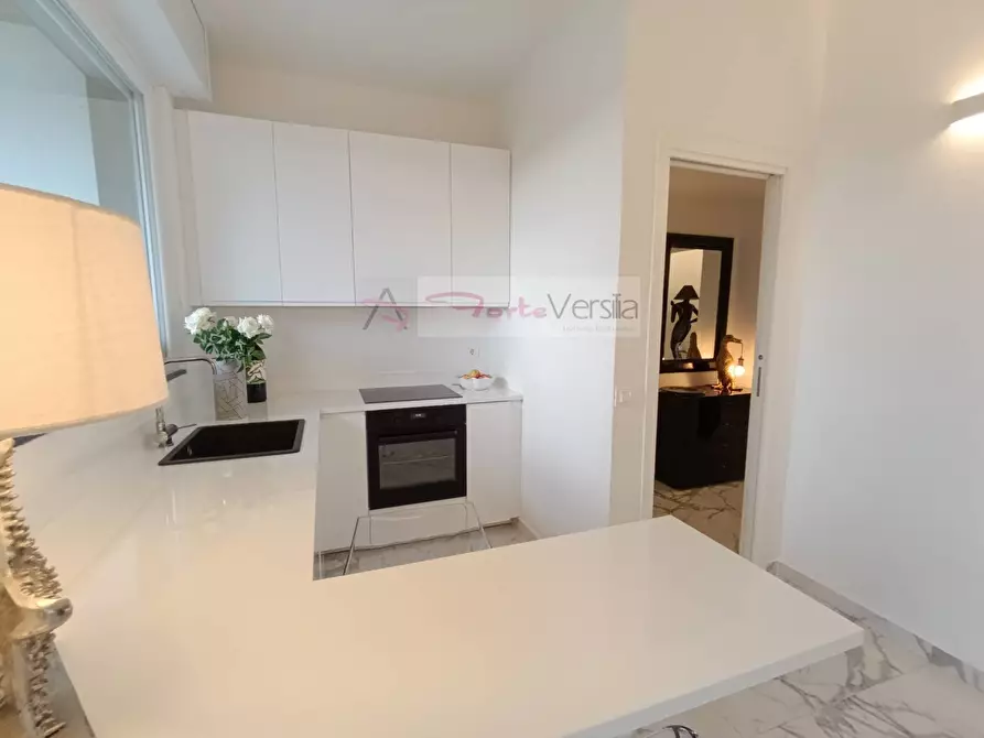 Immagine 7 di Appartamento in vendita  a Forte Dei Marmi