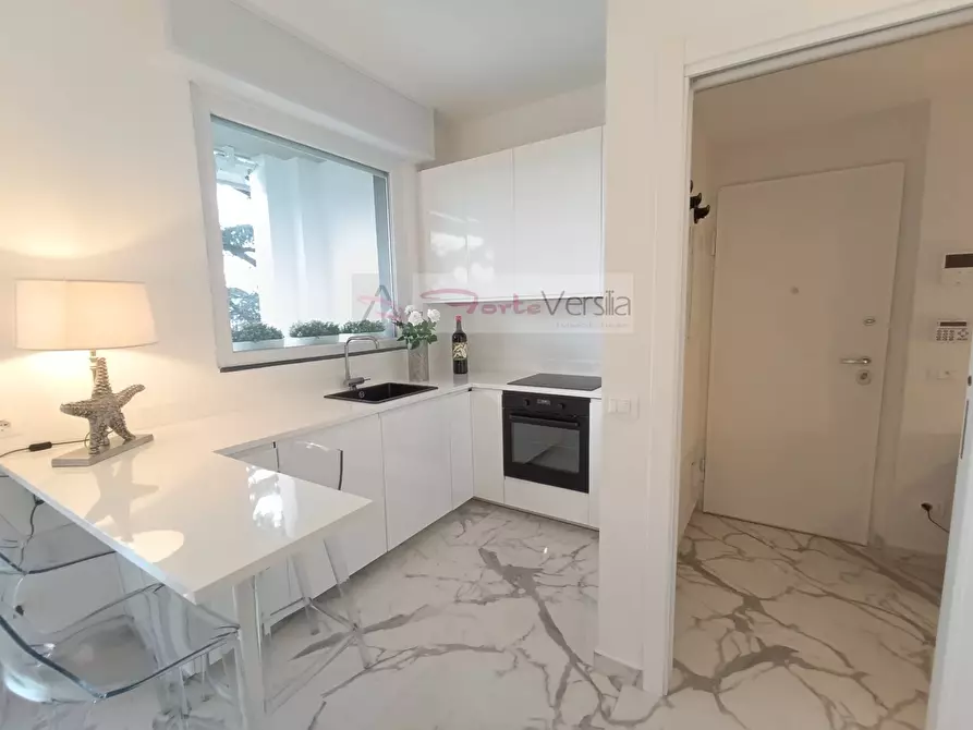 Immagine 6 di Appartamento in vendita  a Forte Dei Marmi