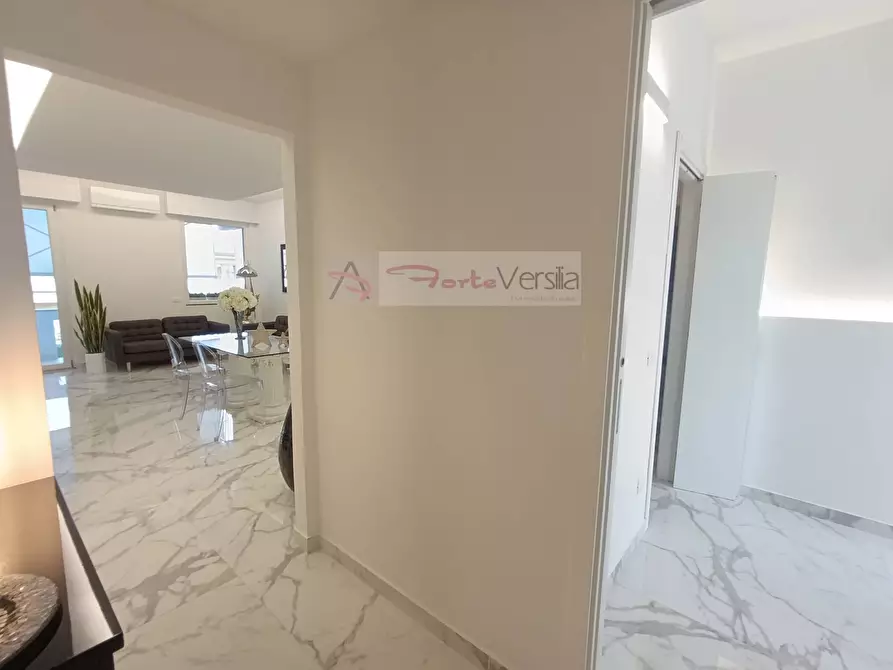 Immagine 4 di Appartamento in vendita  a Forte Dei Marmi