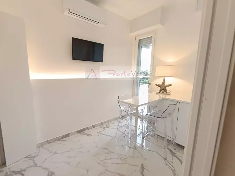 Immagine 5 di Appartamento in vendita  a Forte Dei Marmi