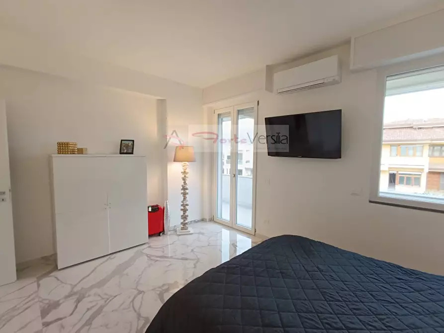 Immagine 13 di Appartamento in vendita  a Forte Dei Marmi