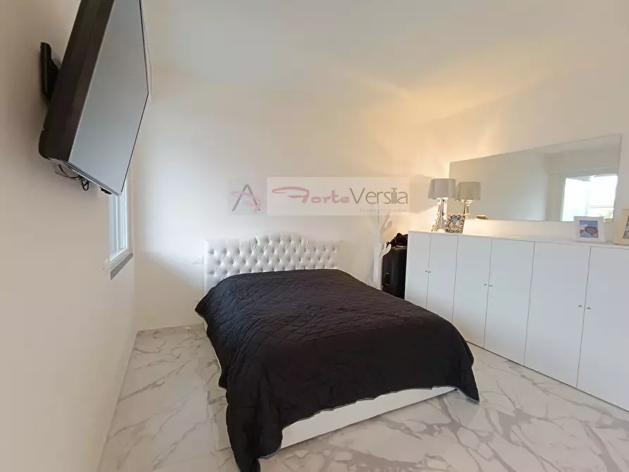 Immagine 12 di Appartamento in vendita  a Forte Dei Marmi