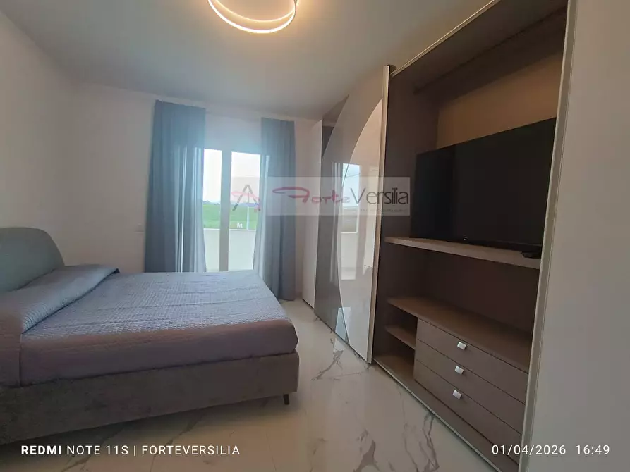 Immagine 21 di Villa in vendita  a Pietrasanta