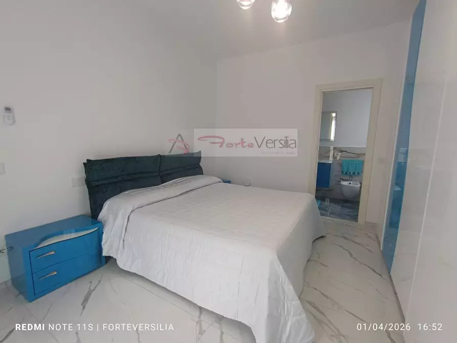 Immagine 11 di Villa in vendita  a Pietrasanta