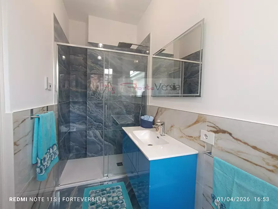 Immagine 12 di Villa in vendita  a Pietrasanta