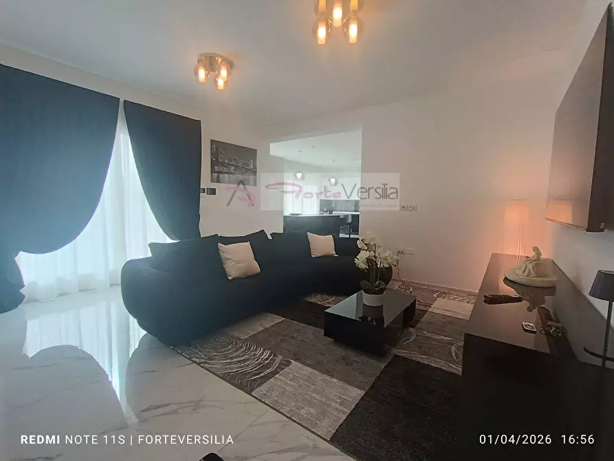 Immagine 8 di Villa in vendita  a Pietrasanta