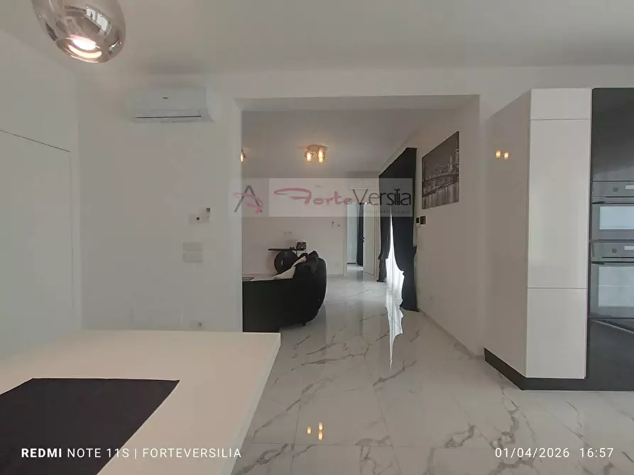 Immagine 7 di Villa in vendita  a Pietrasanta