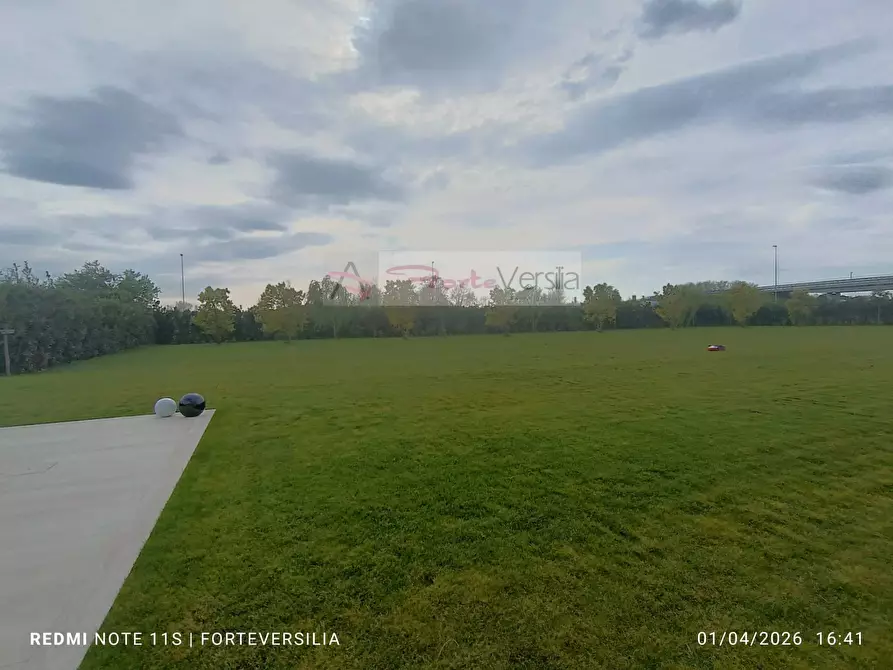 Immagine 32 di Villa in vendita  a Pietrasanta