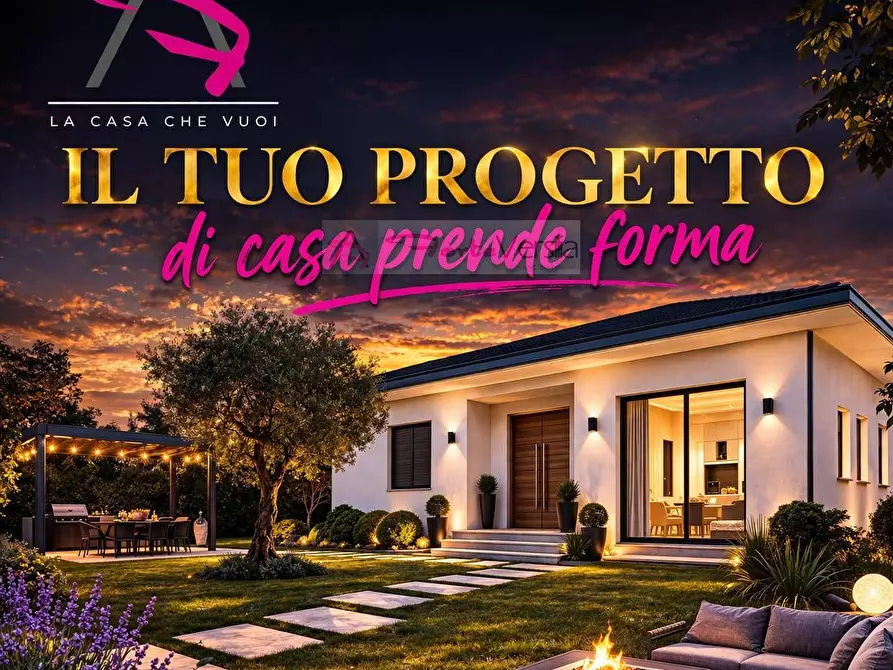 Immagine 1 di Villa in vendita  a Montignoso