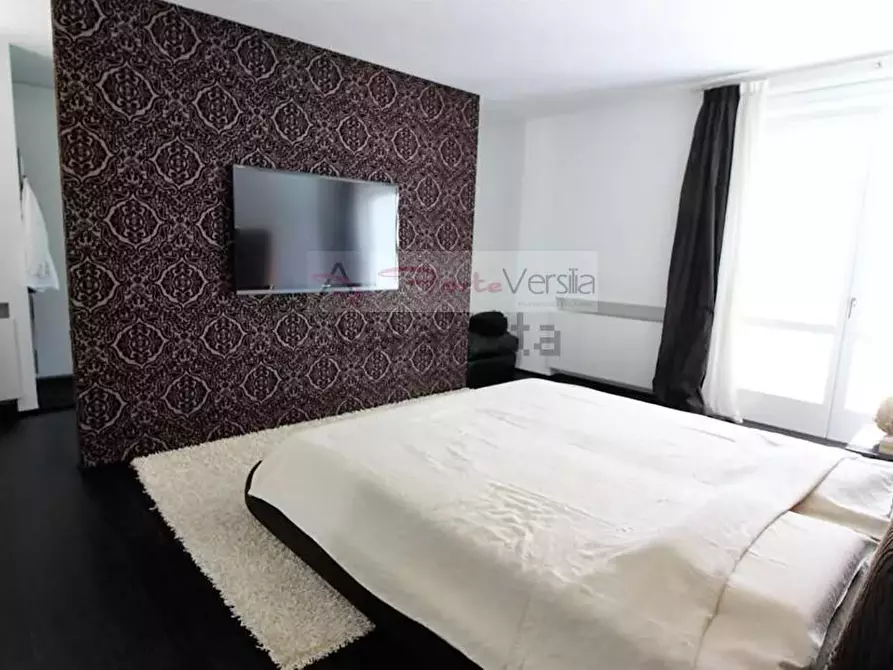 Immagine 15 di Villa in vendita  a Forte Dei Marmi