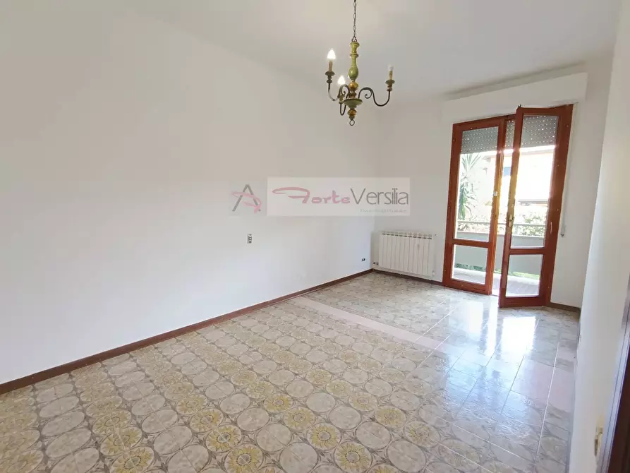 Immagine 10 di Appartamento in vendita  a Massa