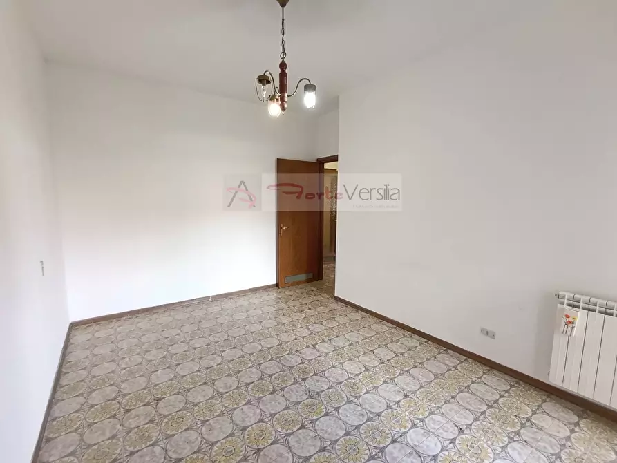 Immagine 14 di Appartamento in vendita  a Massa