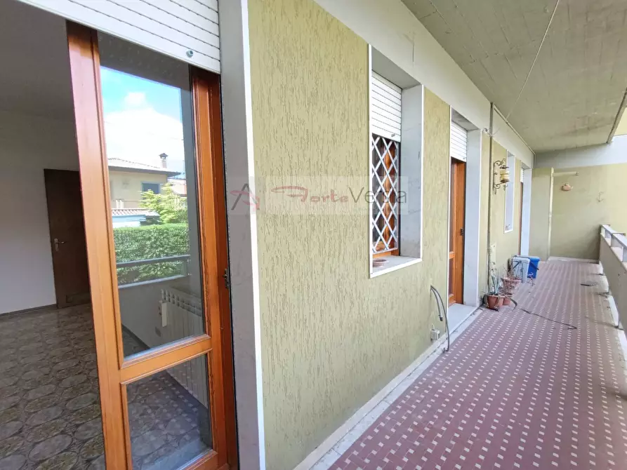 Immagine 16 di Appartamento in vendita  a Massa