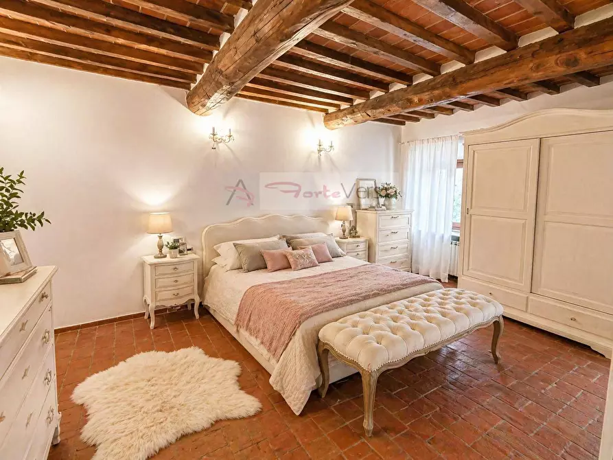 Immagine 6 di Rustico / casale in vendita  a Pietrasanta