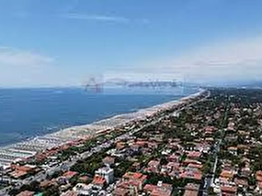 Immagine 13 di Villetta a schiera in vendita  a Pietrasanta