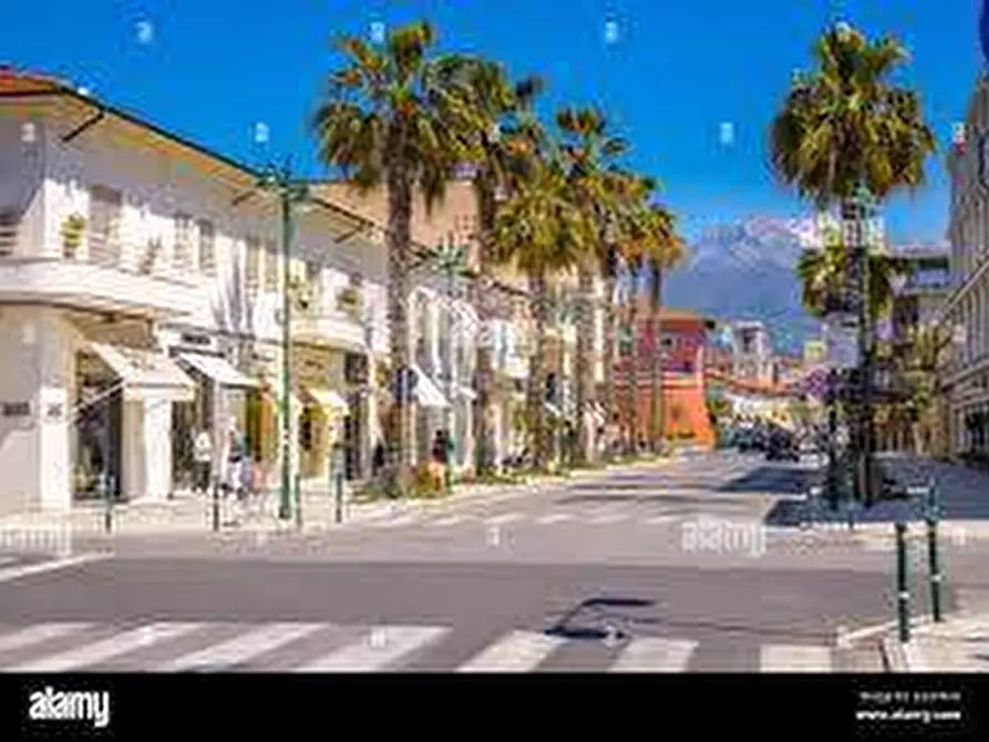 Immagine 17 di Villetta a schiera in vendita  a Pietrasanta