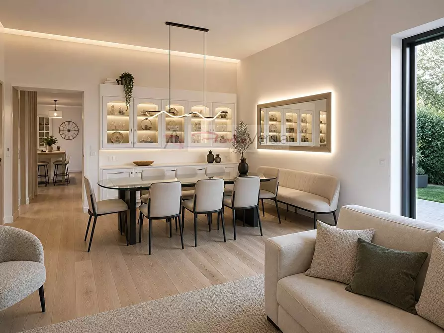 Immagine 4 di Villa in vendita  a Forte Dei Marmi