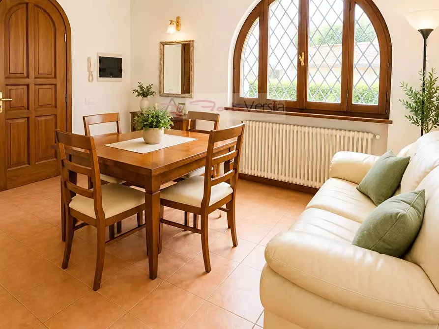 Immagine 2 di Villa in vendita  a Forte Dei Marmi