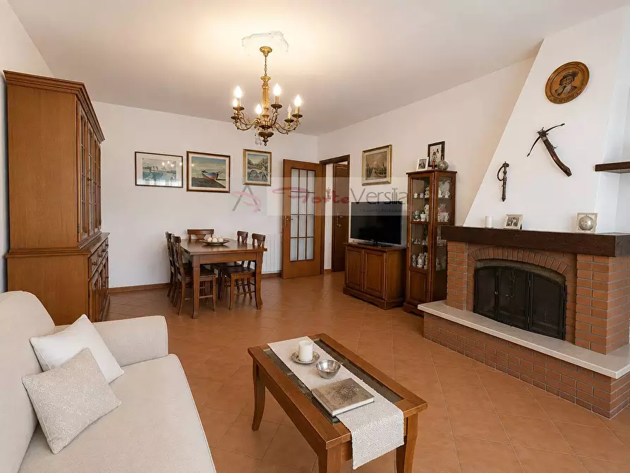 Immagine 1 di Appartamento in vendita  a Seravezza