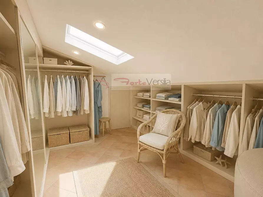 Immagine 29 di Villa in vendita  a Montignoso