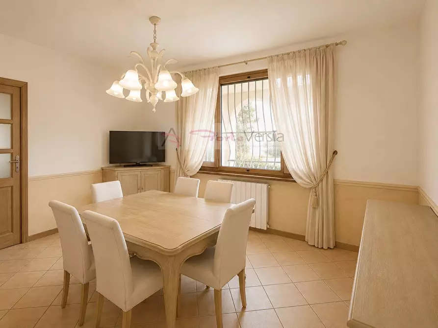 Immagine 4 di Villa in vendita  a Montignoso