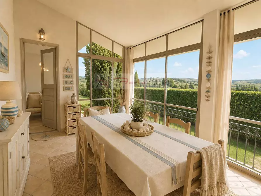 Immagine 7 di Villa in vendita  a Montignoso