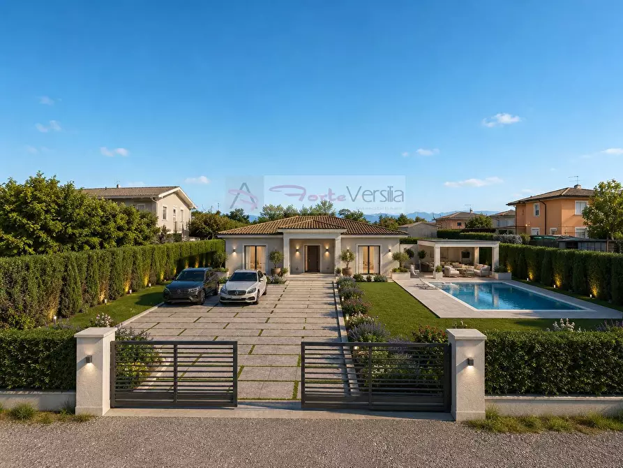 Immagine 1 di Terreno residenziale in vendita  a Pietrasanta
