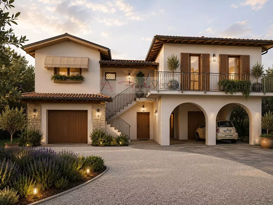 Immagine 2 di Villa in vendita  a Pietrasanta