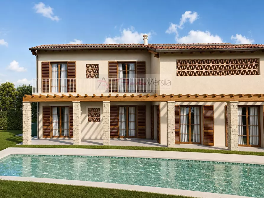 Immagine 3 di Villa in vendita  a Pietrasanta