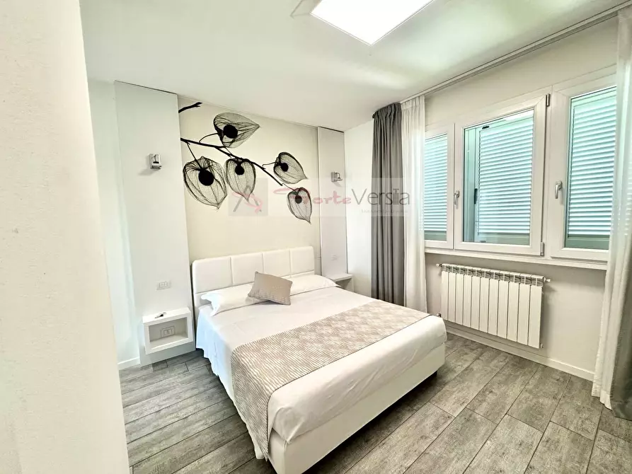Immagine 9 di Appartamento in vendita  a Pietrasanta