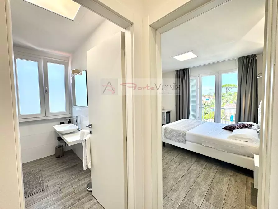 Immagine 5 di Appartamento in vendita  a Pietrasanta
