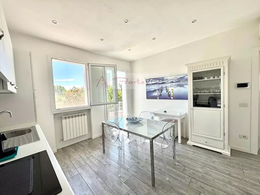 Immagine 1 di Appartamento in vendita  a Pietrasanta